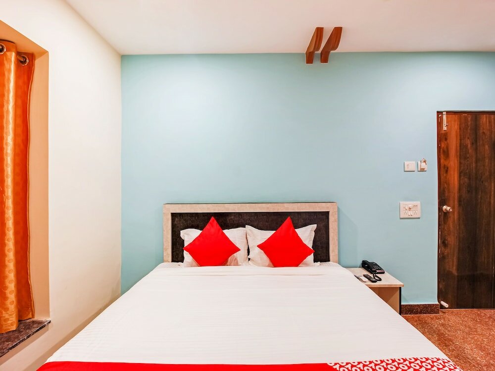 Фото Capital O 23543 Hotel Vaishnavi