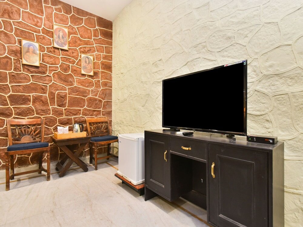 Фото Capital O 35409 Hotel Megh Niwas