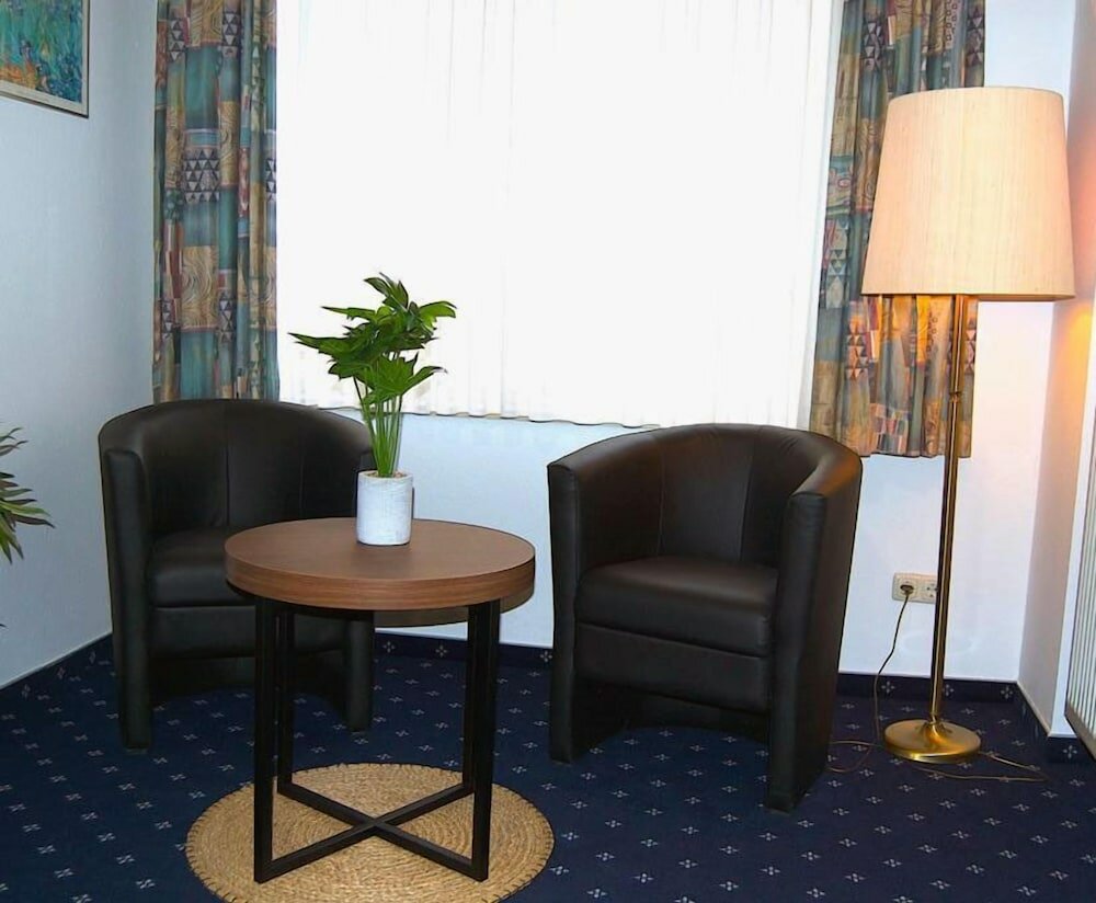 Фото Hotel Fränkischer Hof