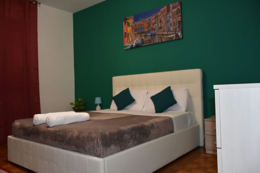 Фото Venice Popular Apartment