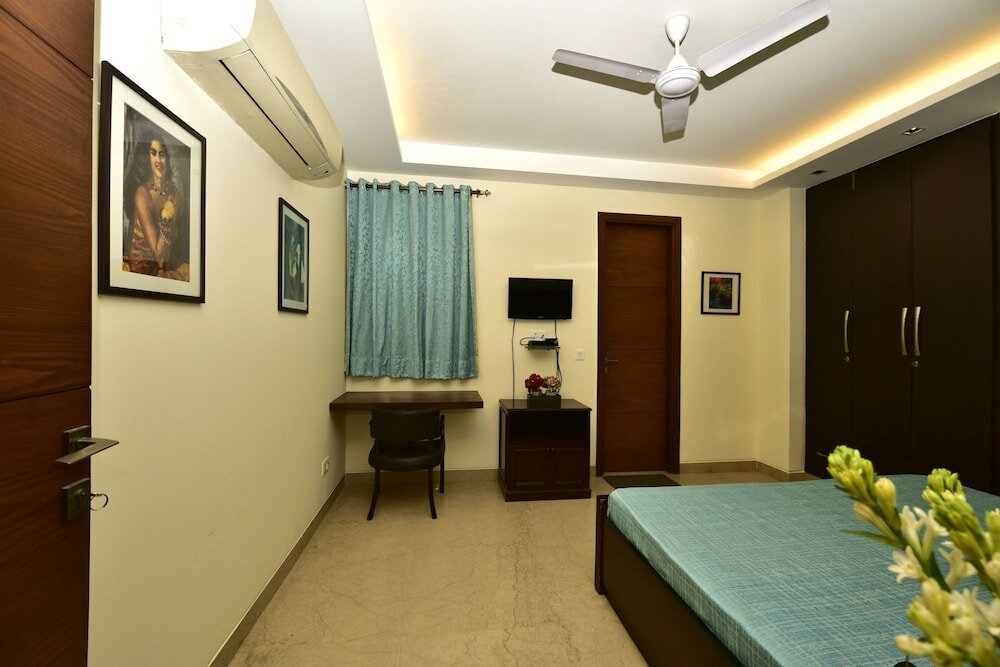 Фото Woodpecker Service Apartments Green Park