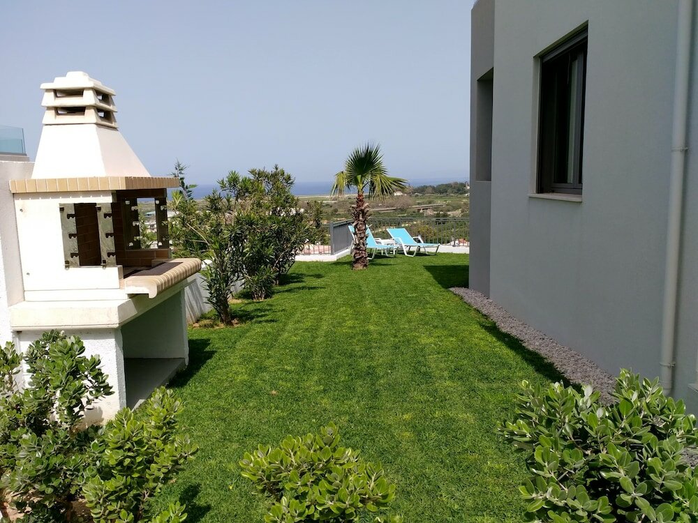 Фото Dempla Heights Villas