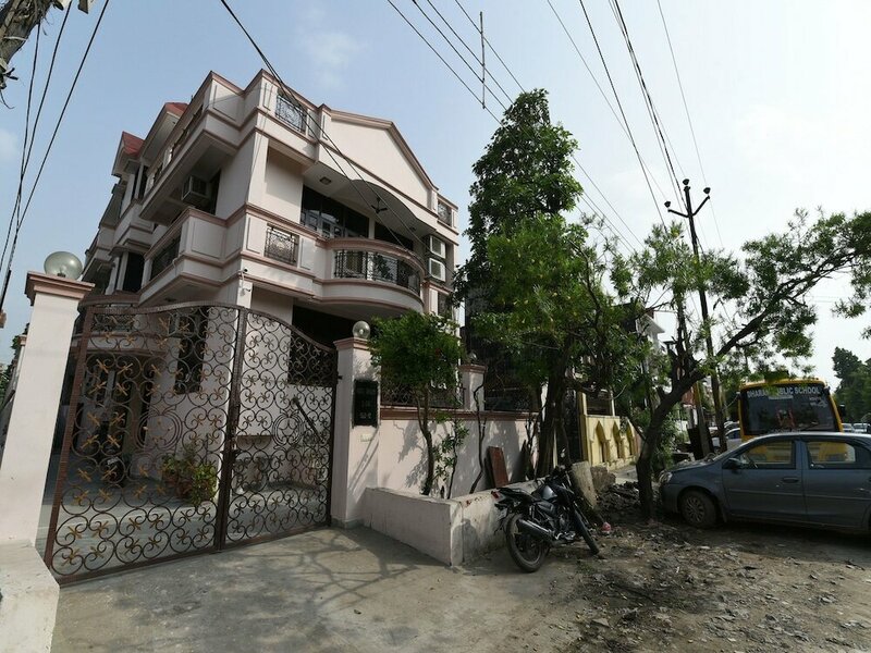 Гостиница Oyo 17017 Mu Stay Guest House в Ноиде