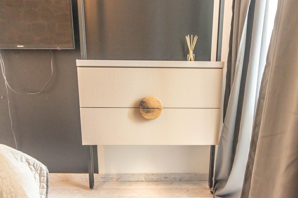 Фото City Center Studio Apartments L&b