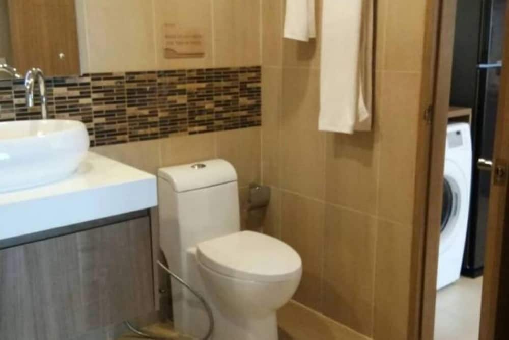 Фото Modern Condo Nai Harn Beach