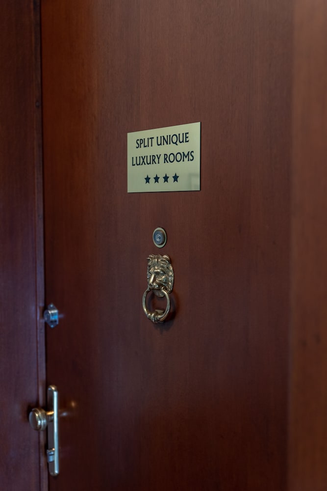 Фото Unique Luxury Rooms