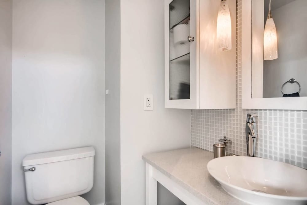 Фото Modern Lohi Loft in Historic Building