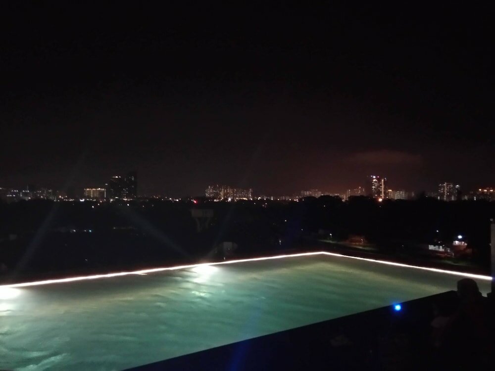 Фото Expressionz Professional Suites by iHost Homes 2