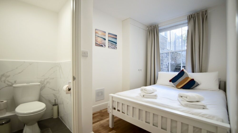 Фото Ifield Road