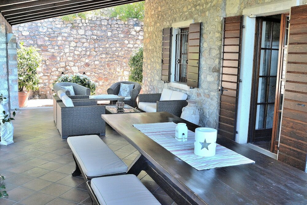 Фото Apartment With Pool Ai Pignoi 1st floor