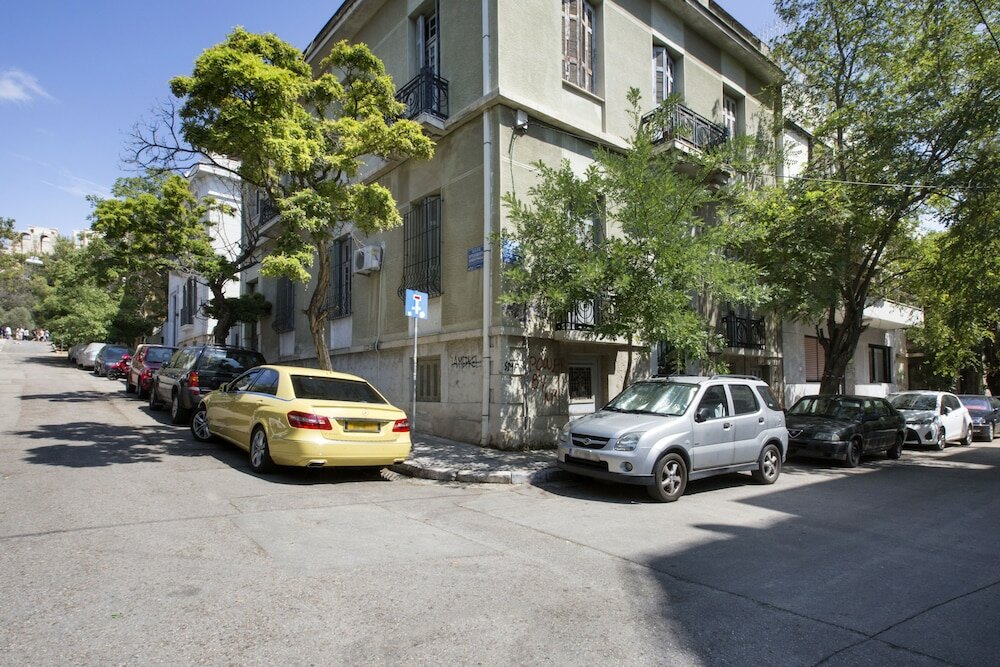 Фото Under the shade of Acropolis