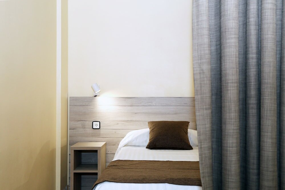 Фото Aparthotel Augusta Barcelona