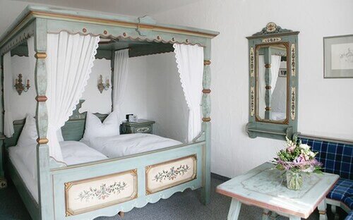 Гостиница Hotel Krone в Вайнхайме