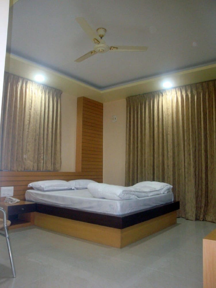 Фото Hotel Hilltop International