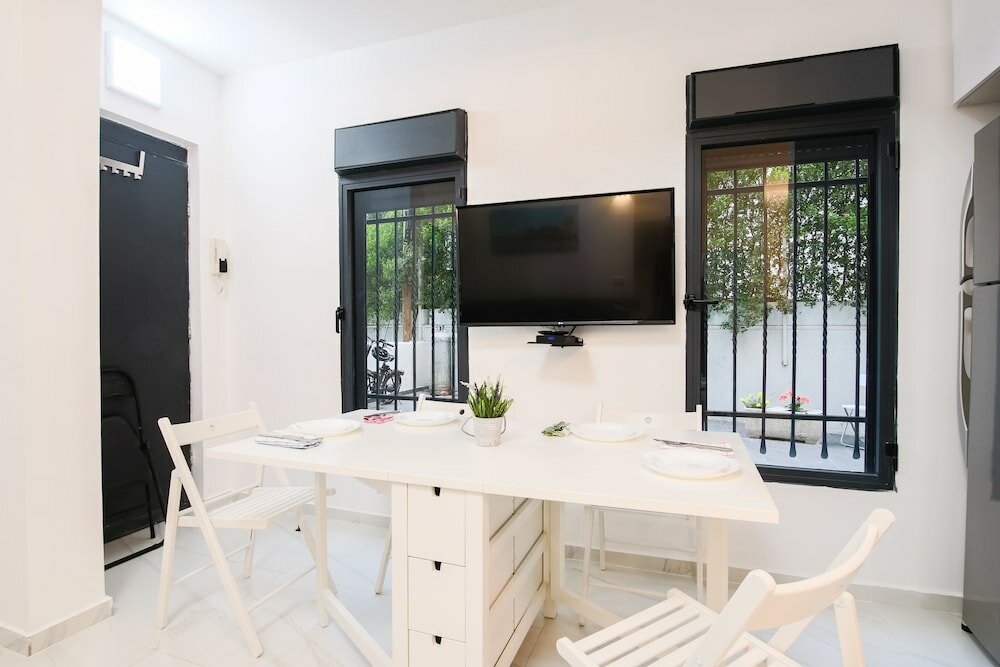 Фото Апартаменты 1 Br with Patio in City Center by FeelHome