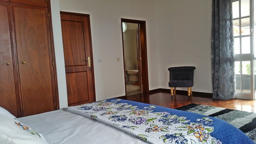 Фото Top Floor With three Balconies