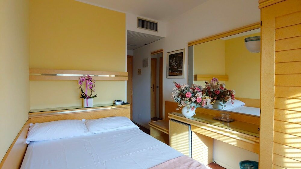 Фото Hotel Antares