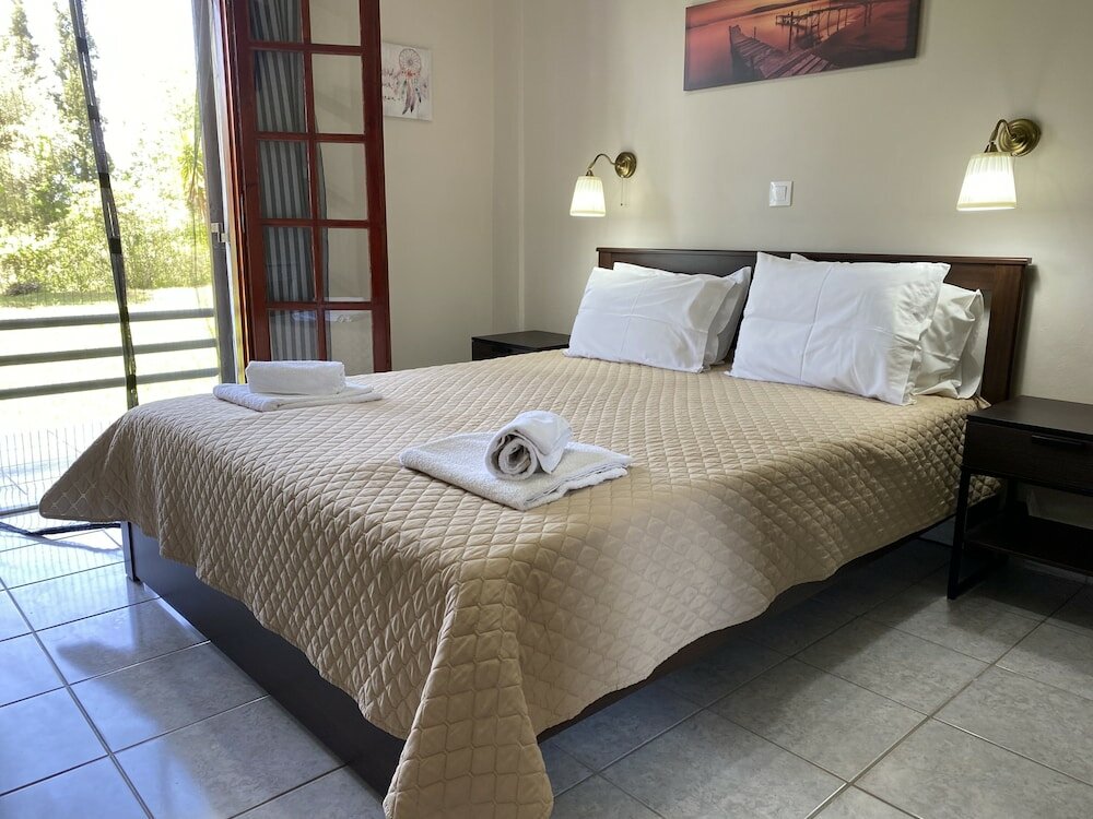 Фото Alexander Apartments