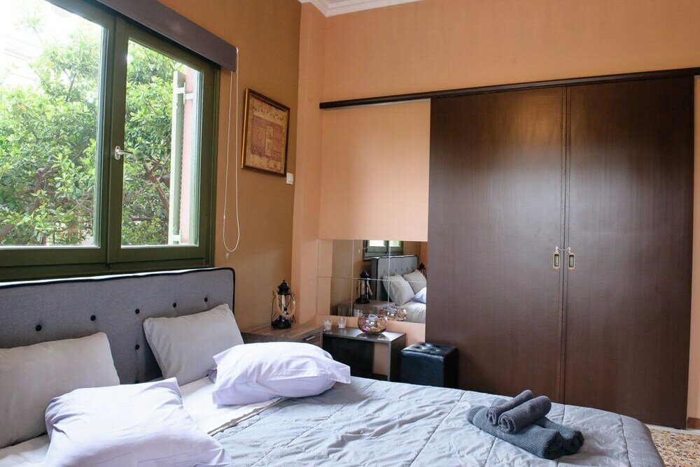 Фото Peris Beach Villa Galaxy near Athens Airport