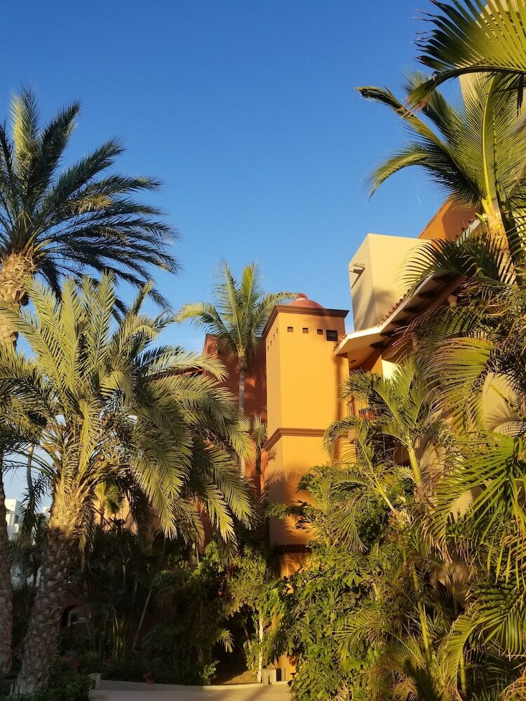 Фото 1 Minute to the Sand