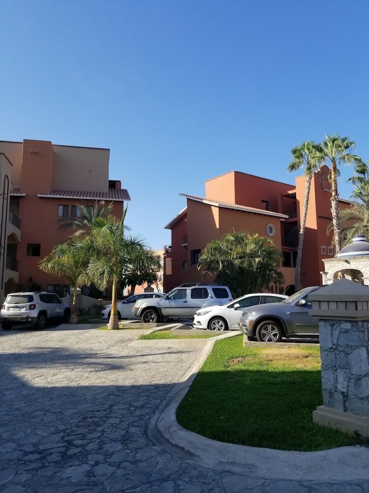 Фото 1 Minute to the Sand