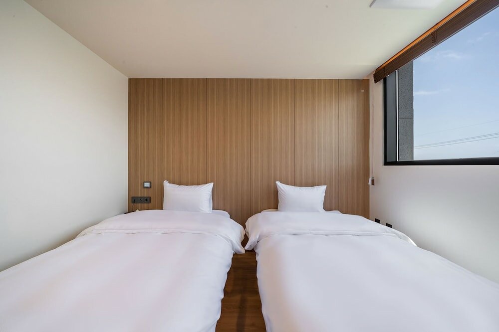 Фото Aroomi Hotel