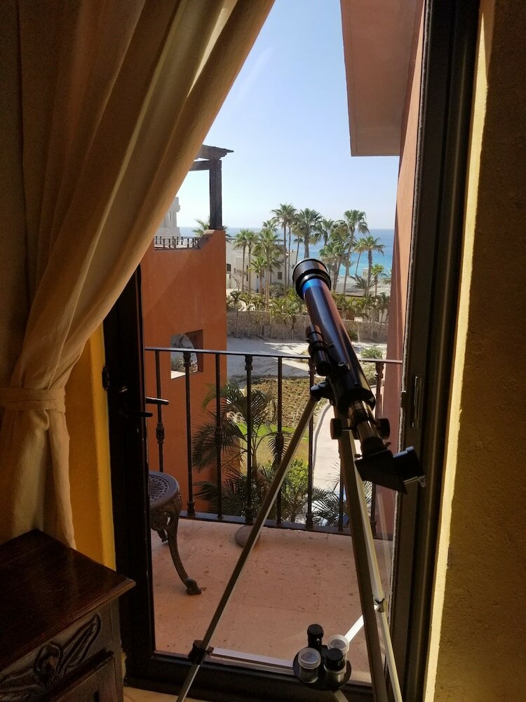 Фото 1 Minute to the Sand