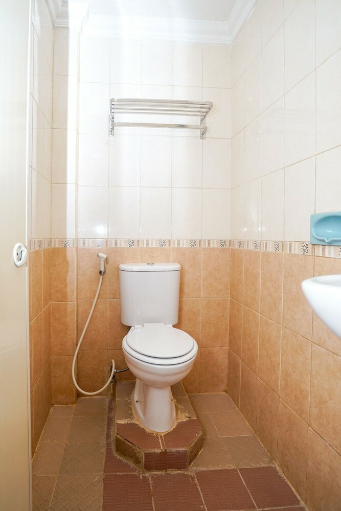 Фото Oyo 448 Hotel Central