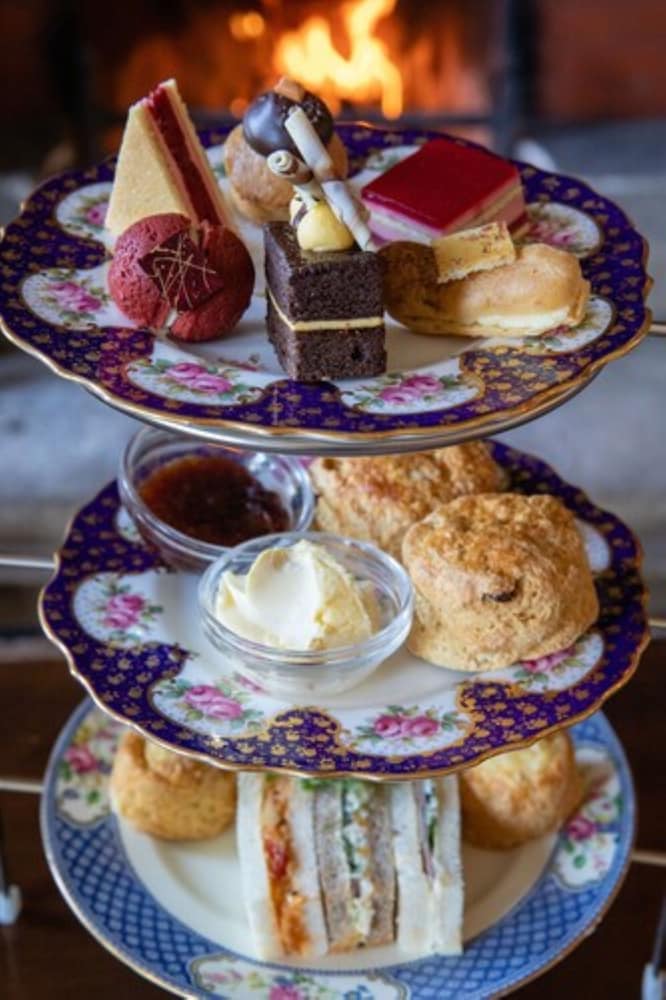 Фото Burleigh Court