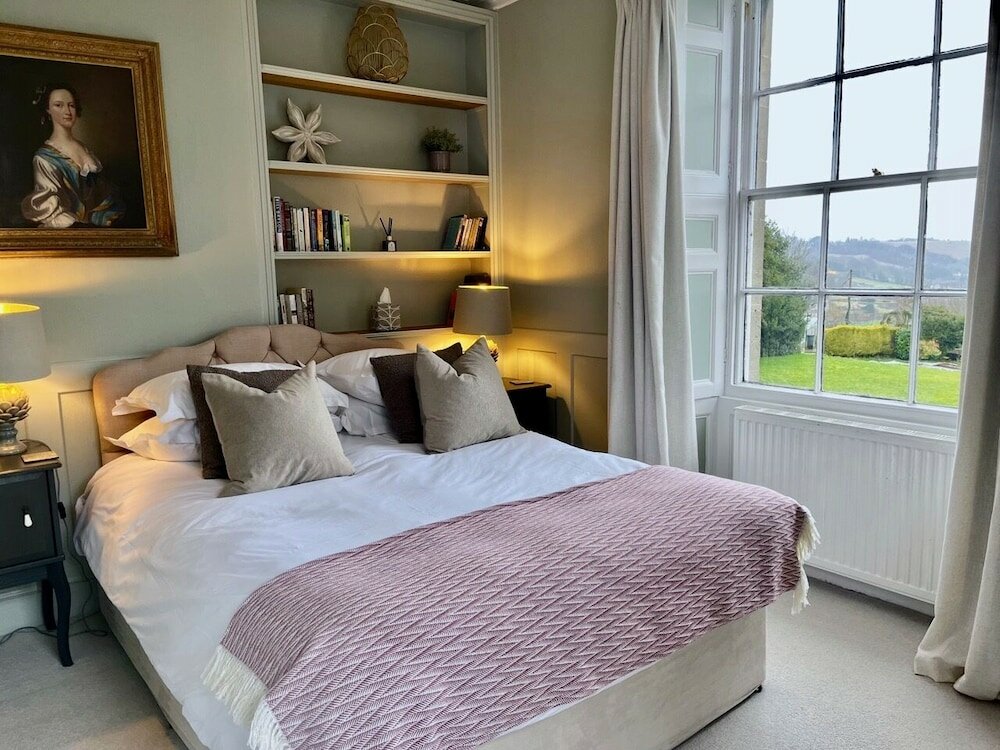 Фото Burleigh Court