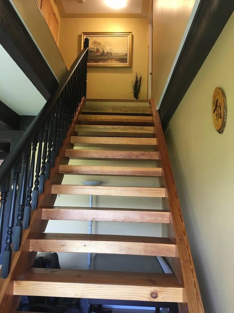 Фото A - Large Coastal Retreat