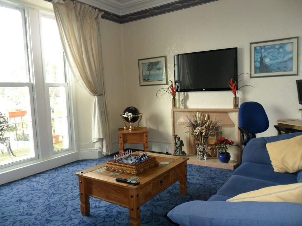 Фото Exton House