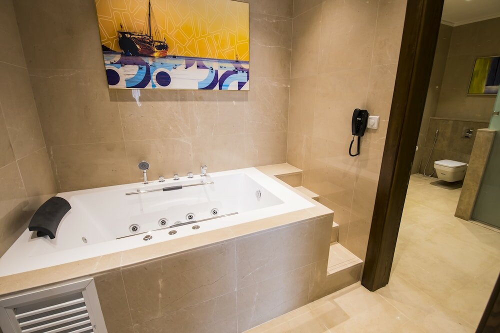 Фото Belad Bont Hotel