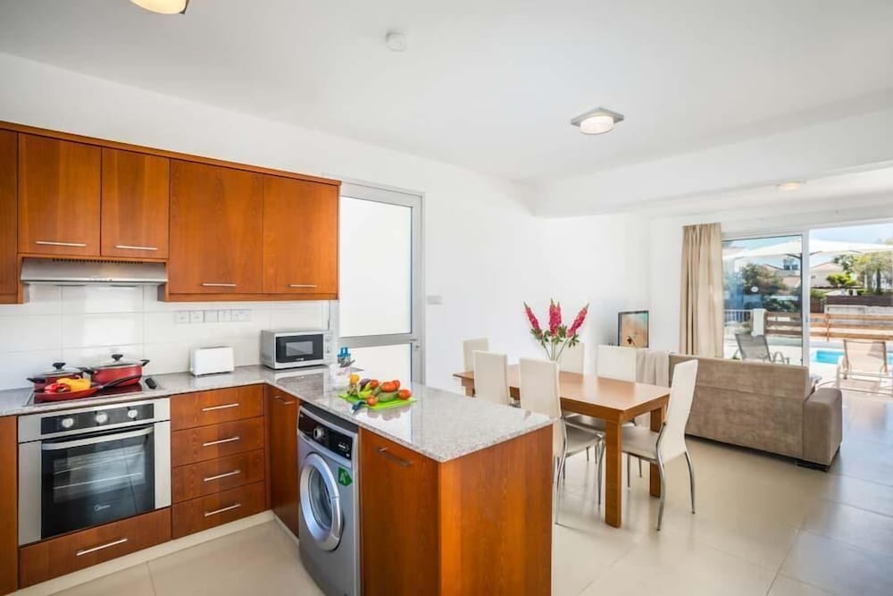 Фото Villa White Moonflower