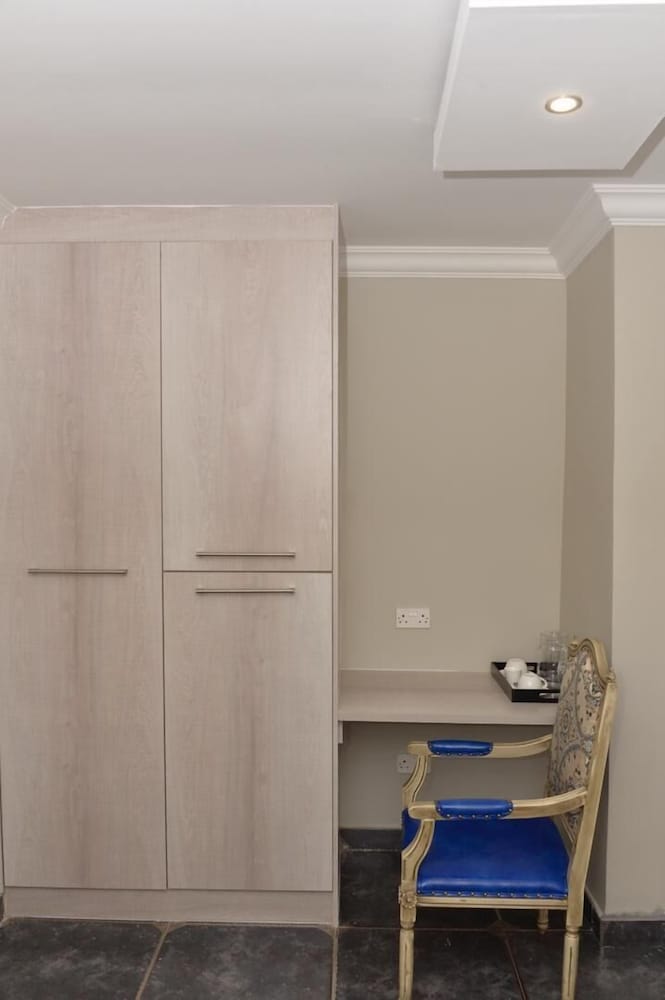 Фото Corner Cottage Bed and Breakfast