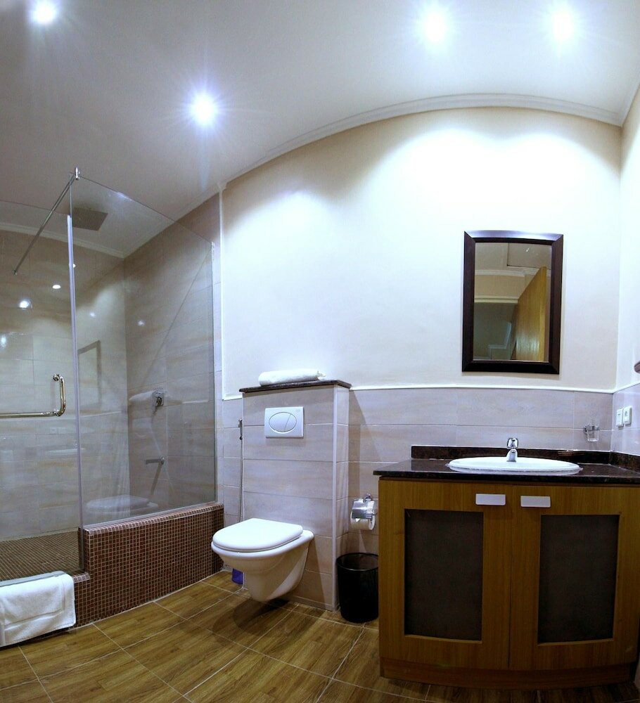 Фото La Cour Hotel Apartments