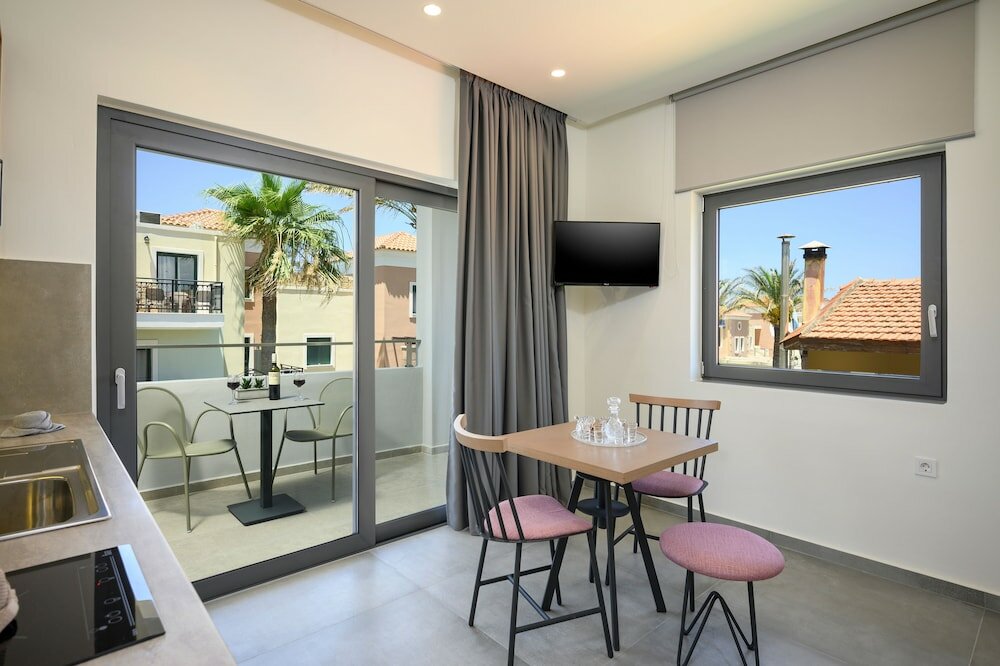 Фото Athina Suites Platanias