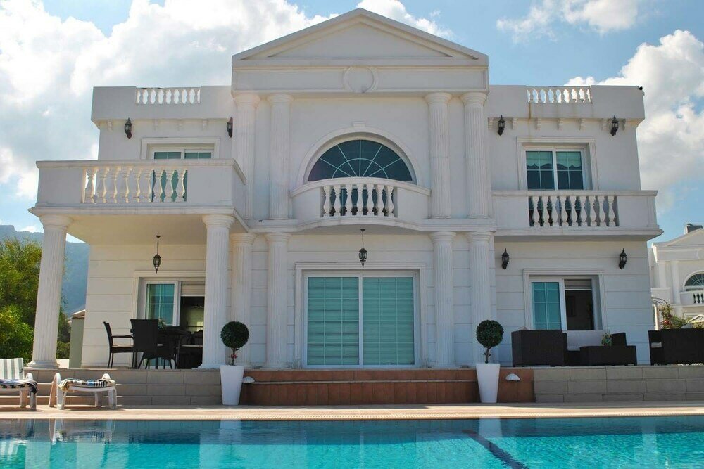 Фото Villa Roman by Amy Villasa