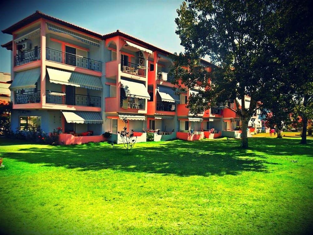 Фото Chrissi Ammoudia