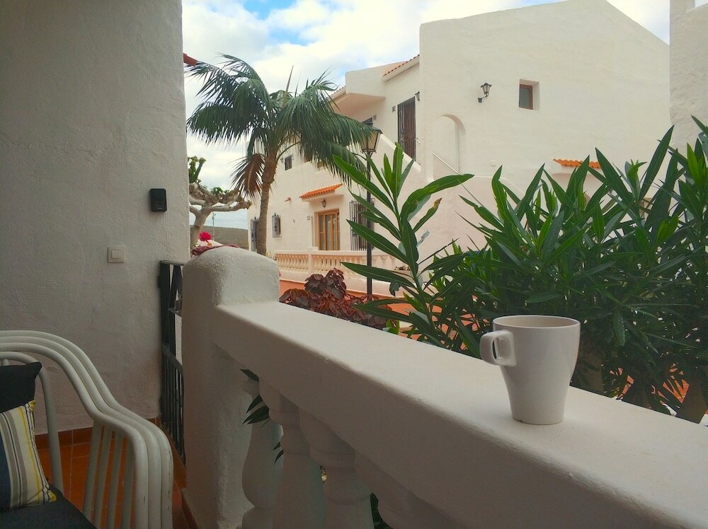 Фото Port Royal Apartments