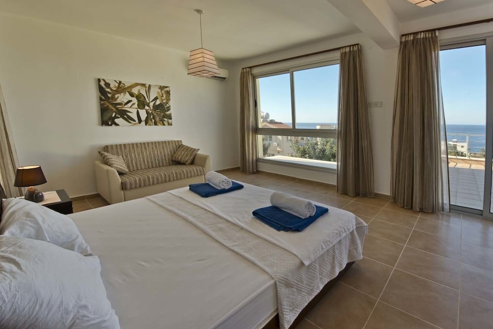 Фото Villa Sunny by Amy Villas