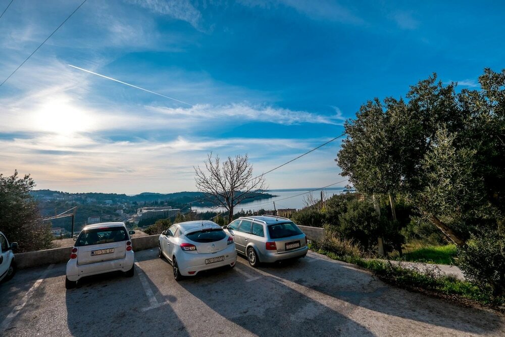 Фото Maja apartment-Sunset view Cavtat 1 i 2