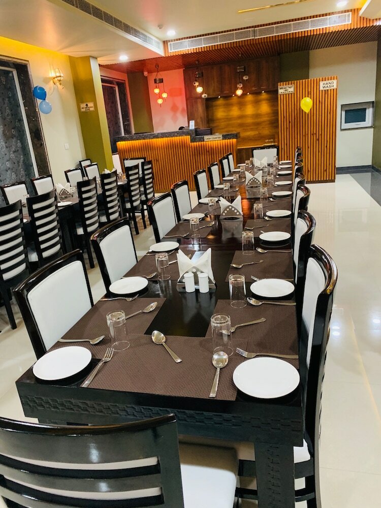 Фото Sanskar Hotel