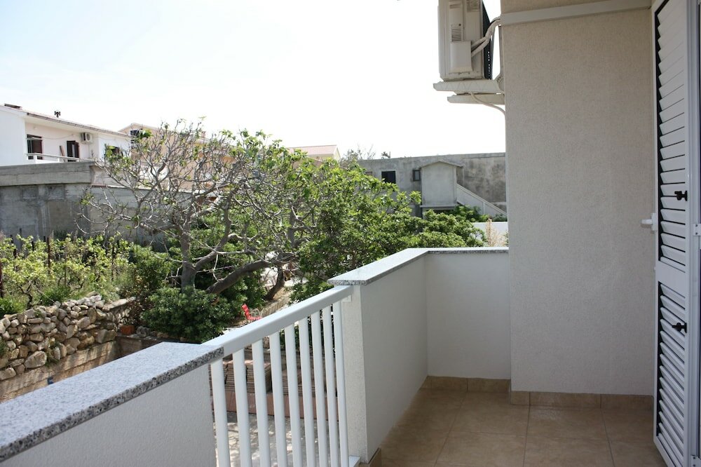 Фото Apartments Miki Pag