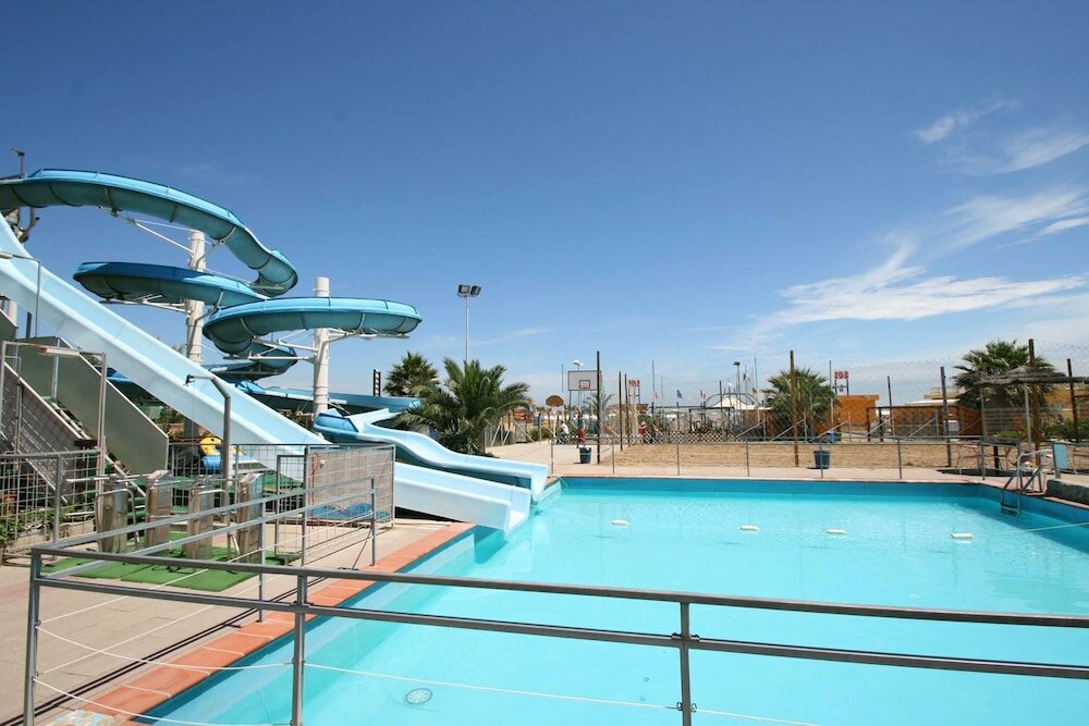 Фото Hotel Karin