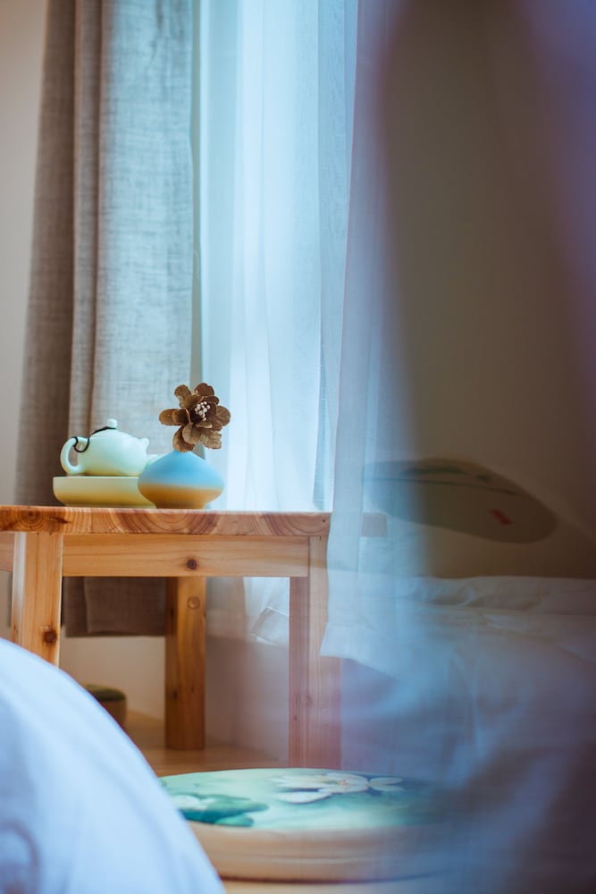 Фото Listening To The Rain Hall Inn