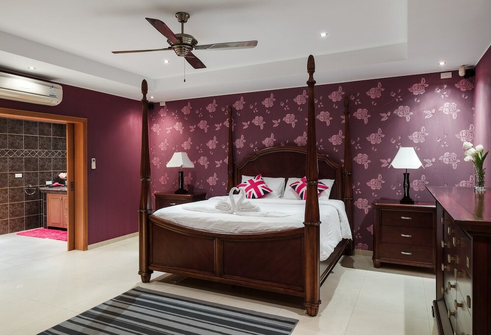 Фото Stunning Luxury Golf and Pool Villas