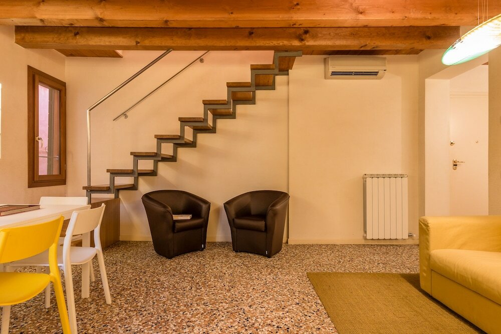 Фото Family Colours near Rialto Mercato