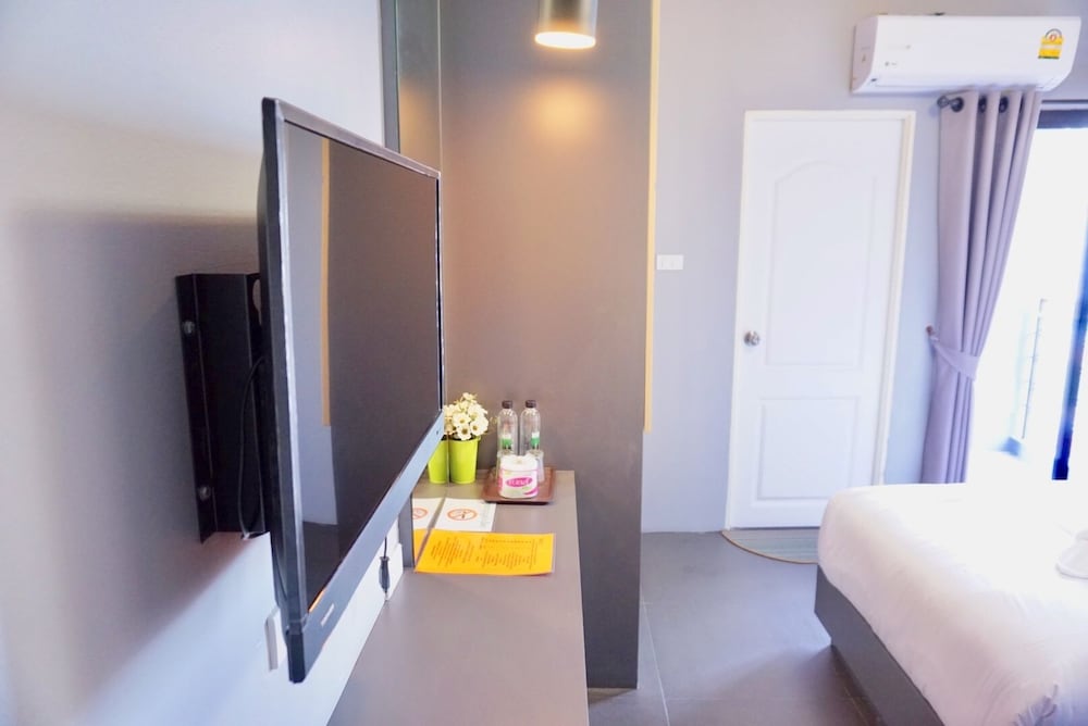 Фото Bhundaree Richy