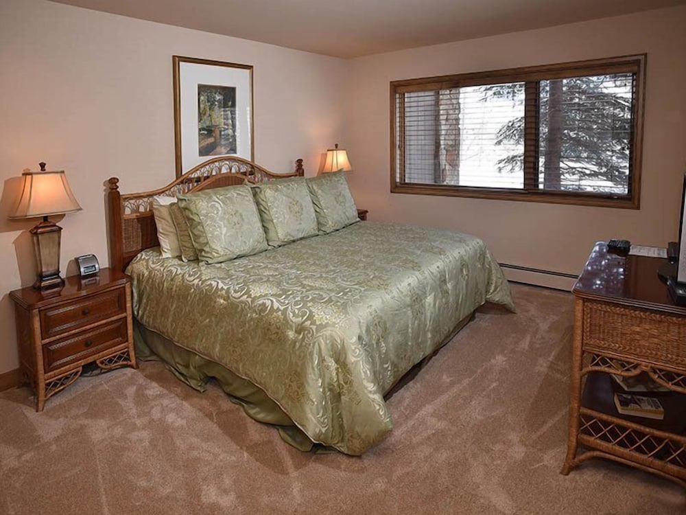 Фото Pines Townhome